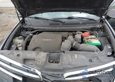 2017 Lincoln Mkt Livery z USA, uszkodzony, nr VIN 2LMHJ5NK9HBL00413